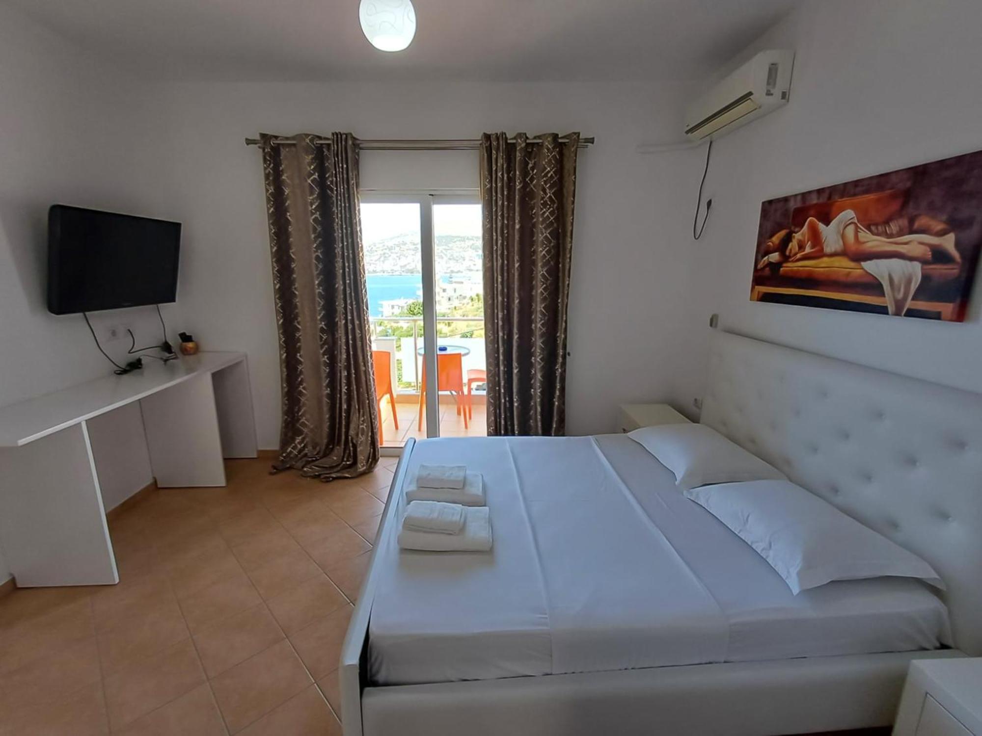 Hotel Sherifi Sarande Bagian luar foto