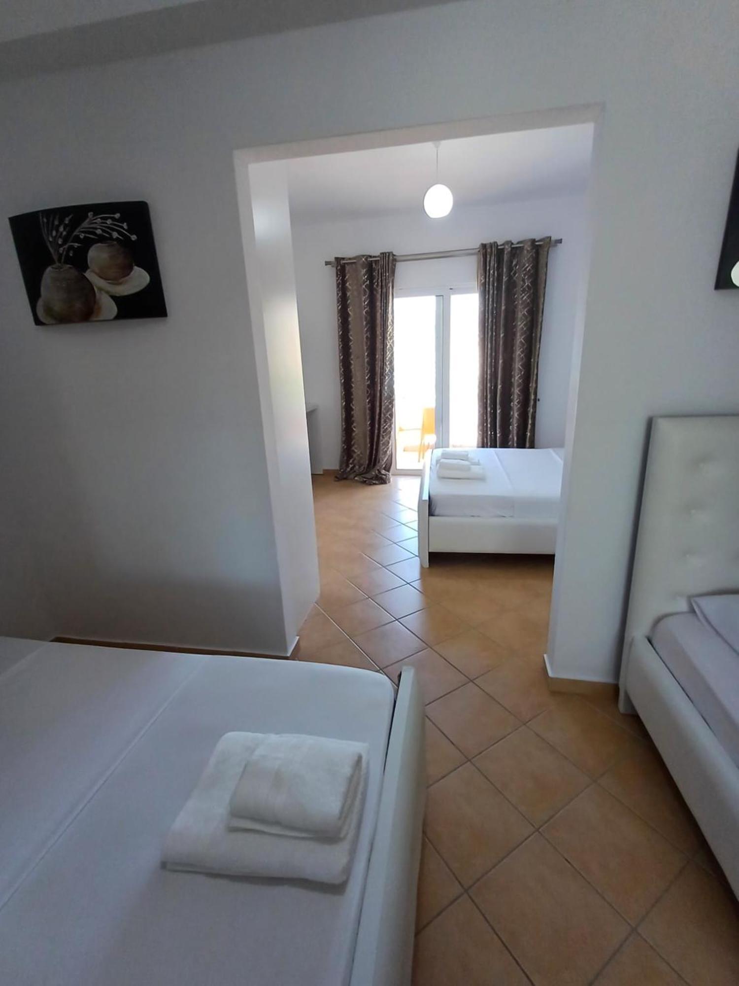 Hotel Sherifi Sarande Bagian luar foto