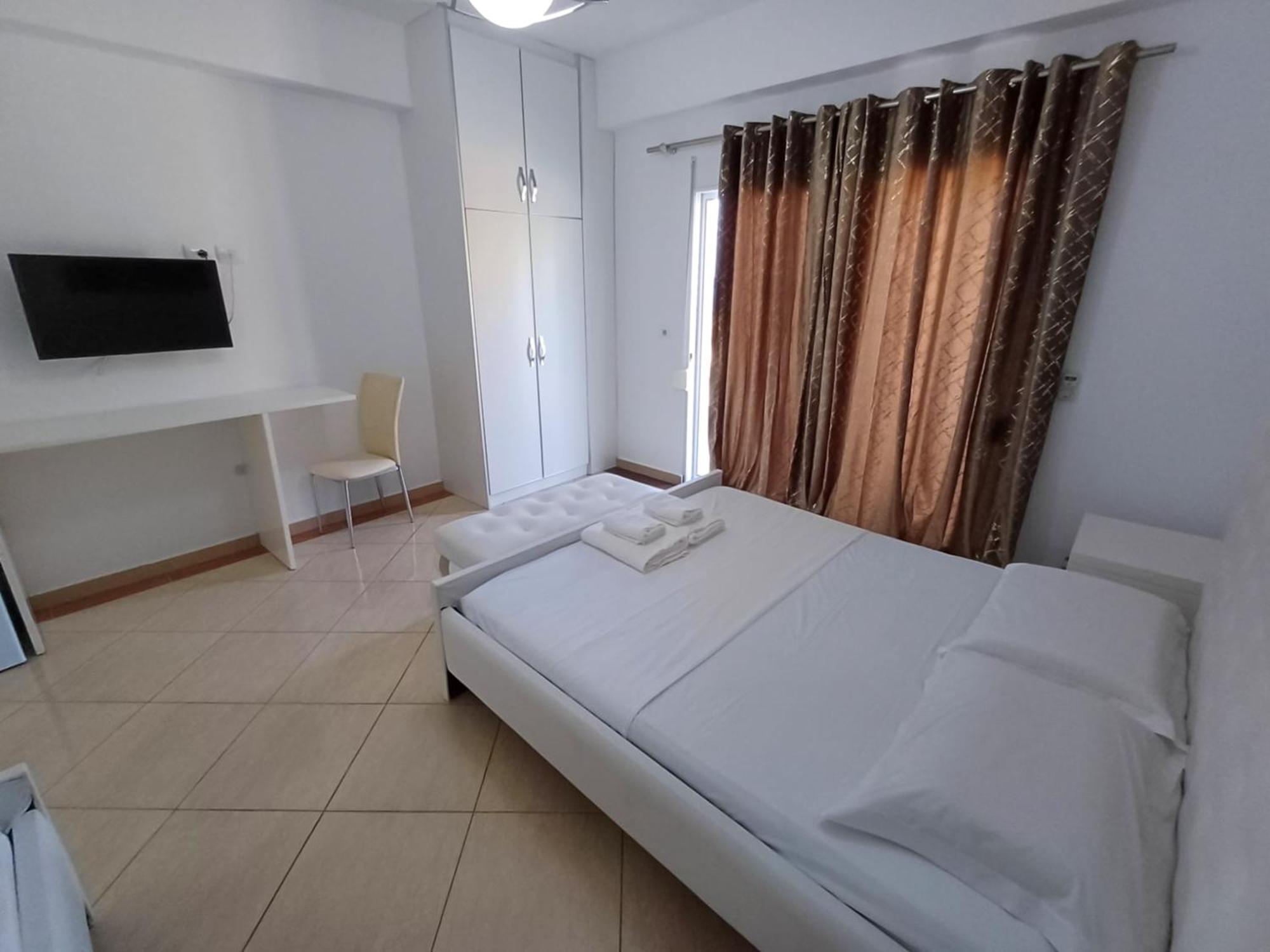 Hotel Sherifi Sarande Bagian luar foto