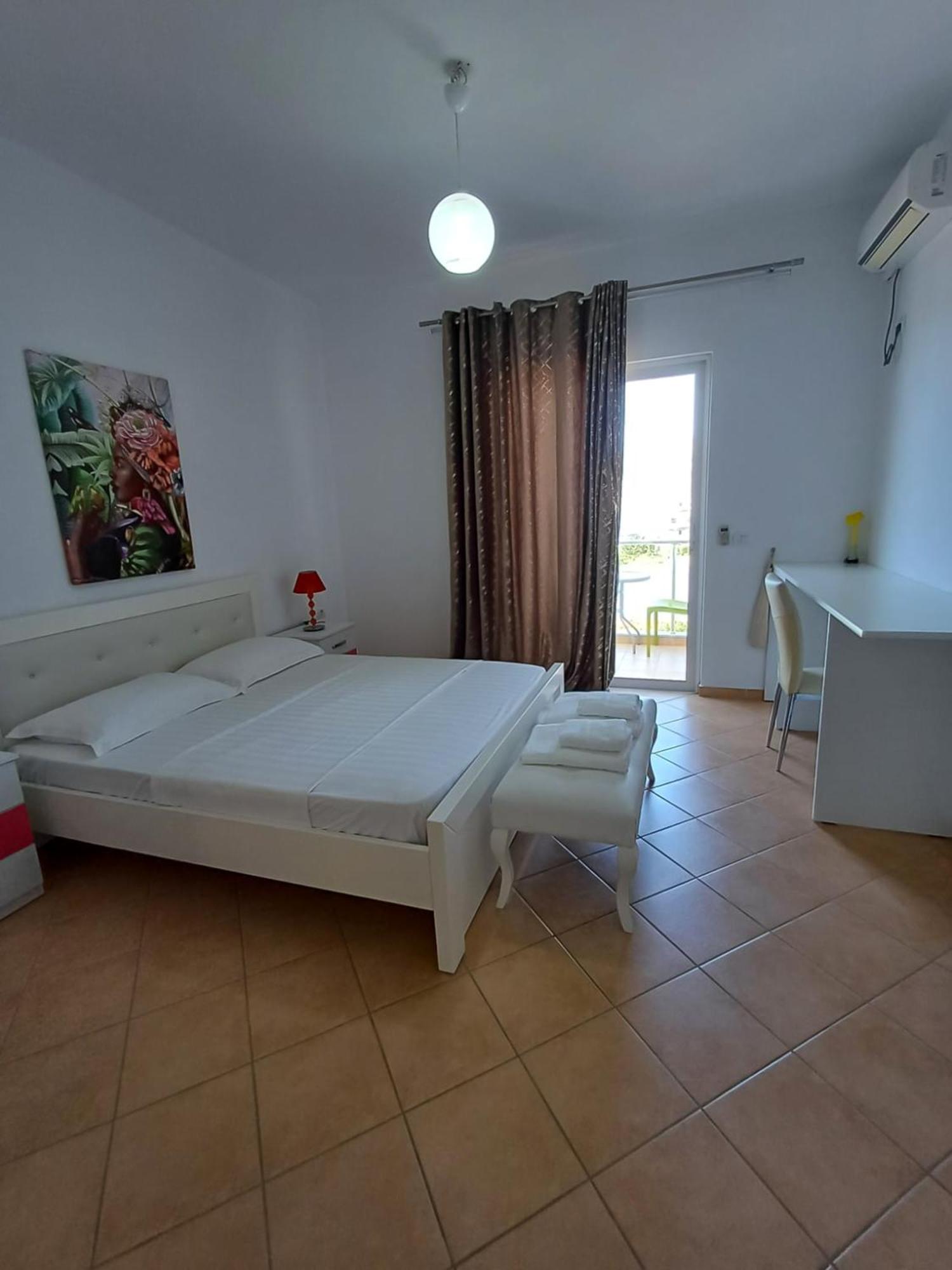 Hotel Sherifi Sarande Bagian luar foto