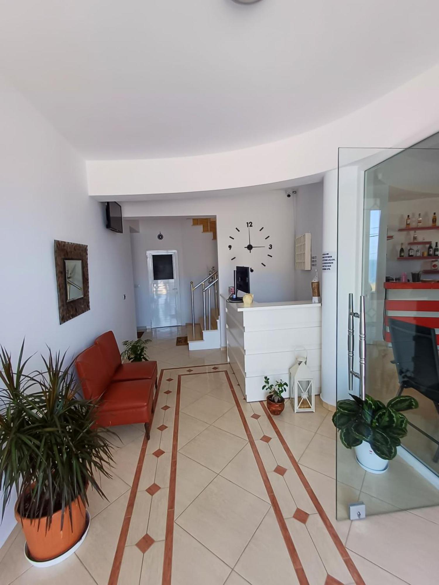 Hotel Sherifi Sarande Bagian luar foto