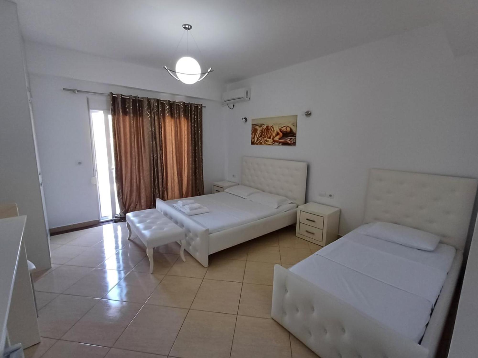 Hotel Sherifi Sarande Bagian luar foto