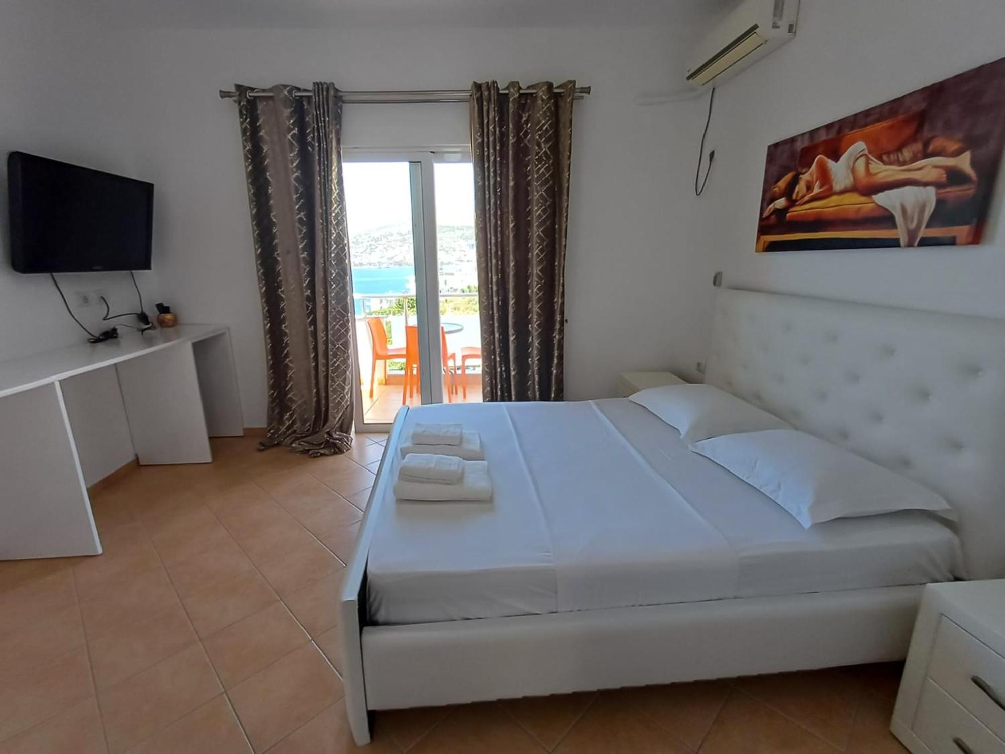 Hotel Sherifi Sarande Bagian luar foto