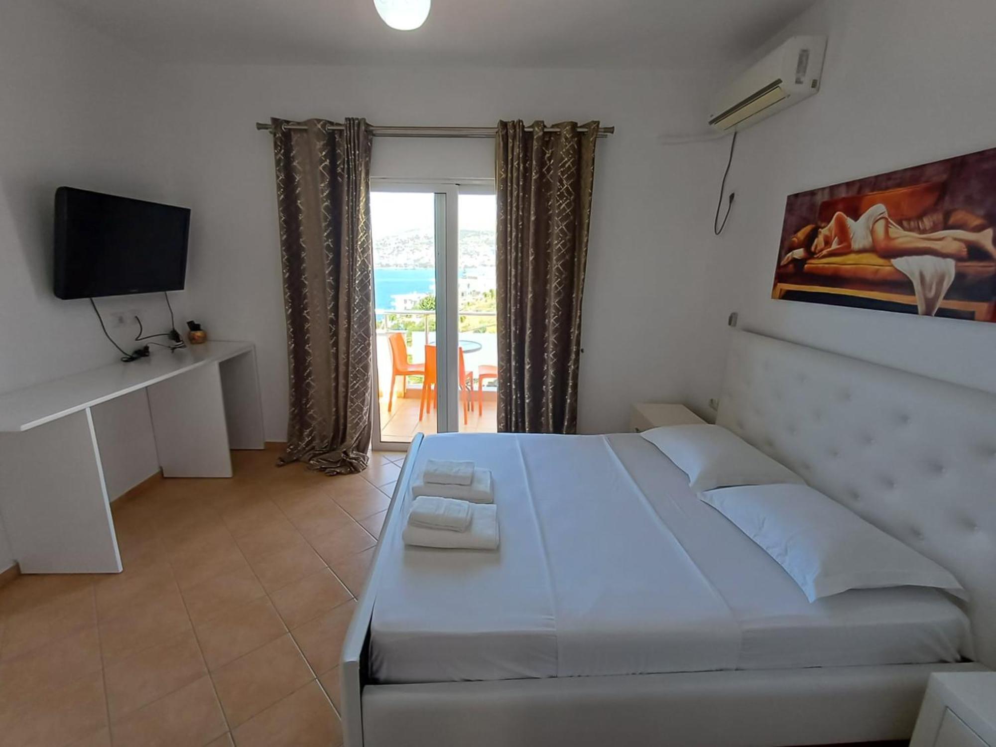 Hotel Sherifi Sarande Bagian luar foto