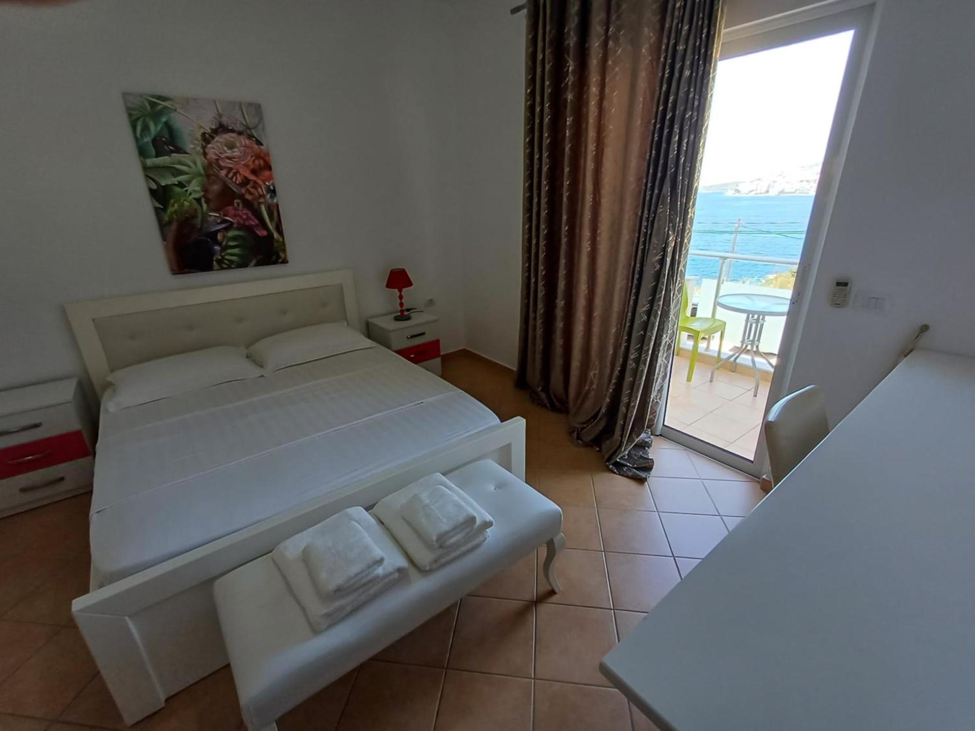 Hotel Sherifi Sarande Bagian luar foto