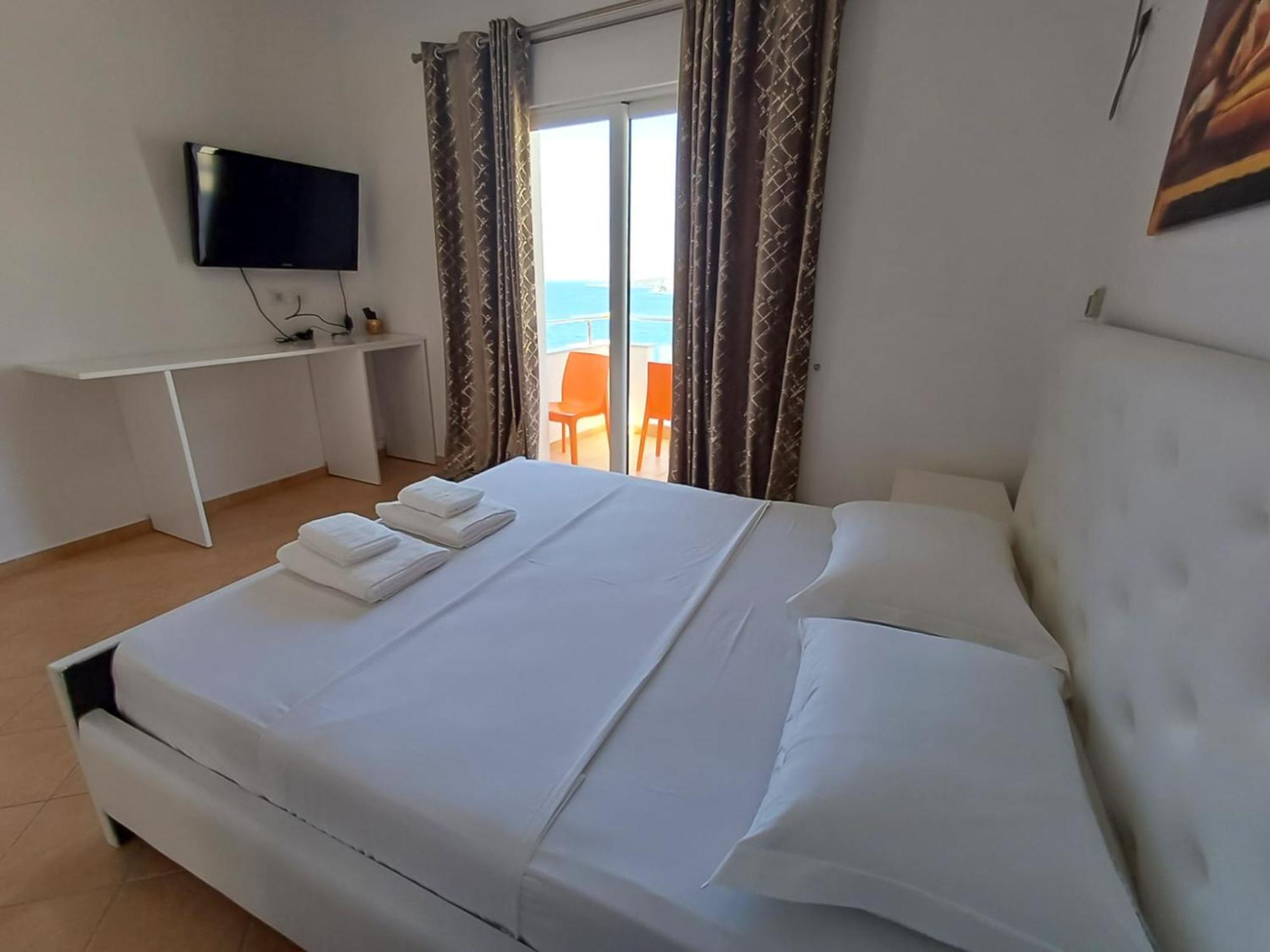 Hotel Sherifi Sarande Bagian luar foto