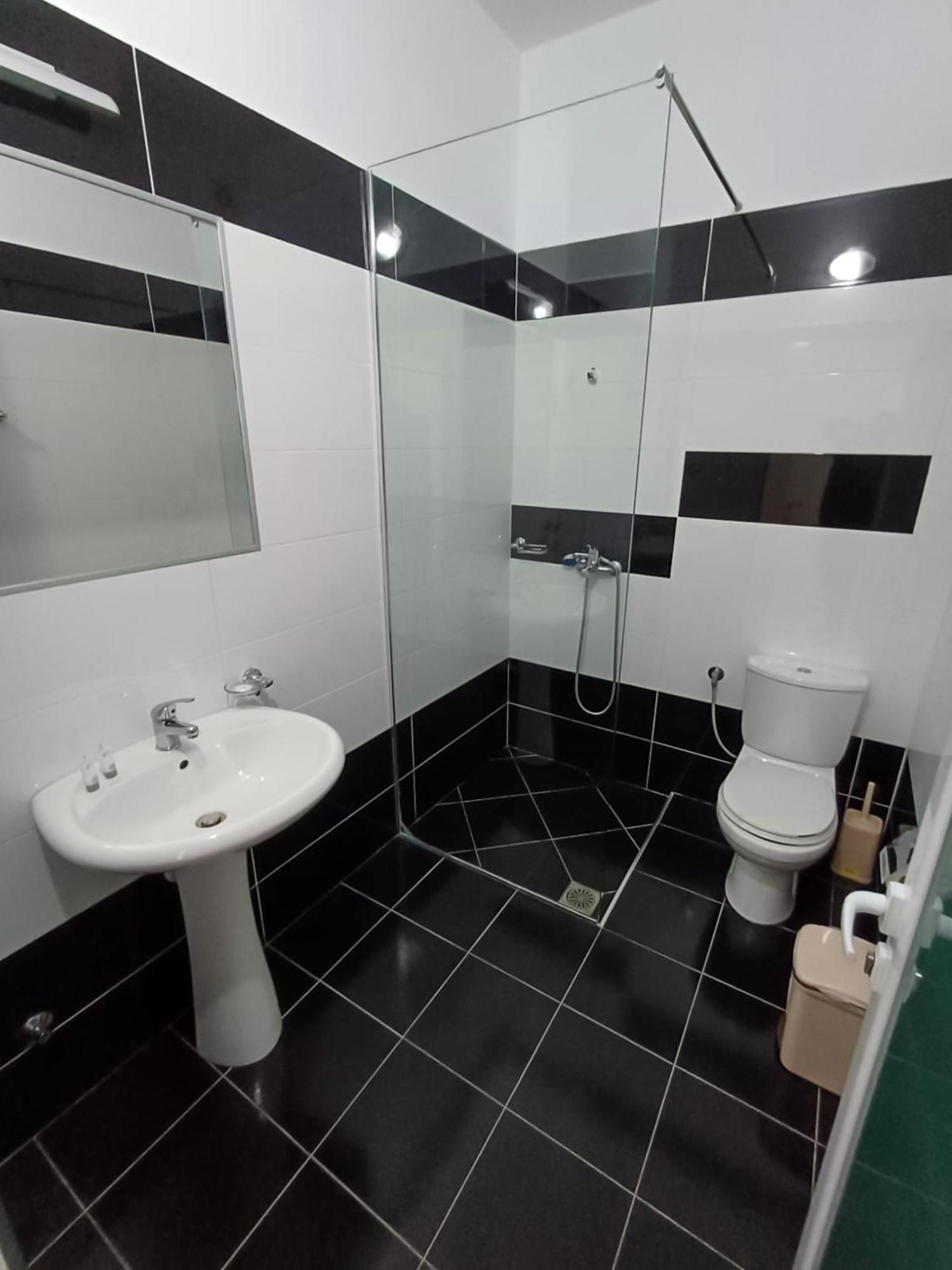Hotel Sherifi Sarande Bagian luar foto