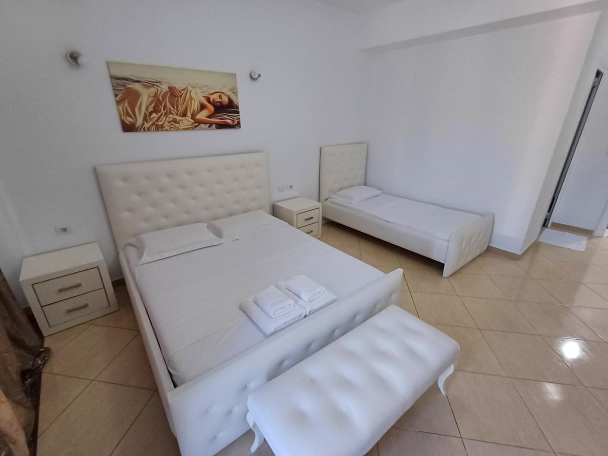 Hotel Sherifi Sarande Bagian luar foto