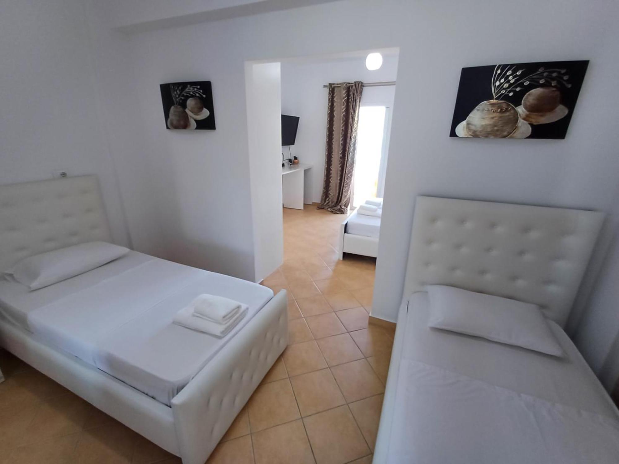 Hotel Sherifi Sarande Bagian luar foto