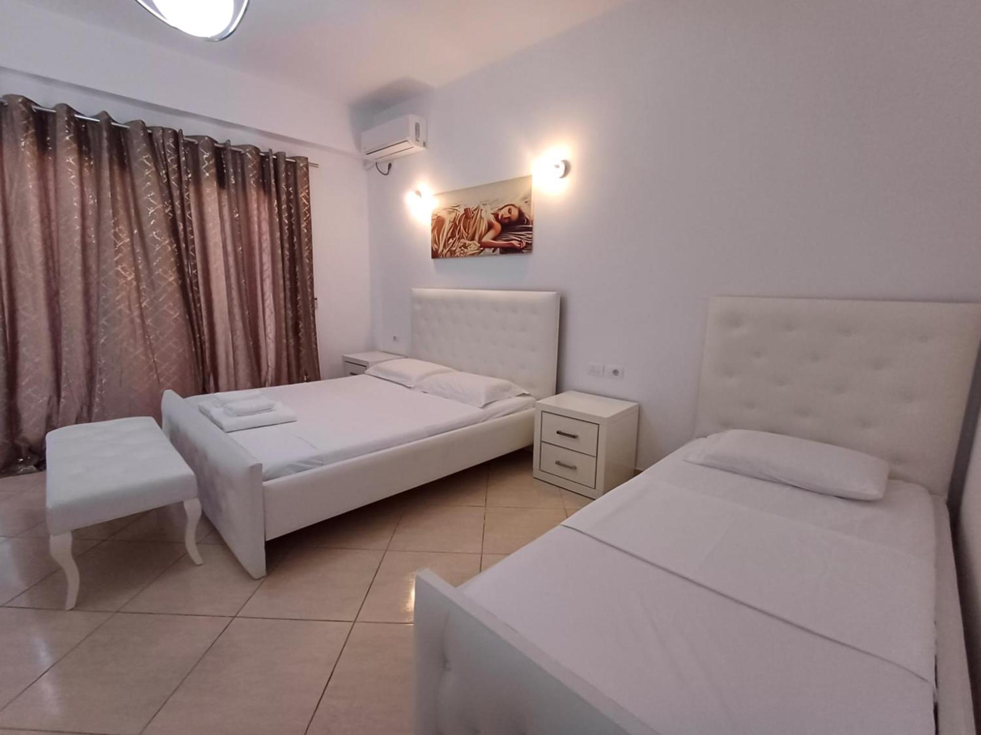 Hotel Sherifi Sarande Bagian luar foto