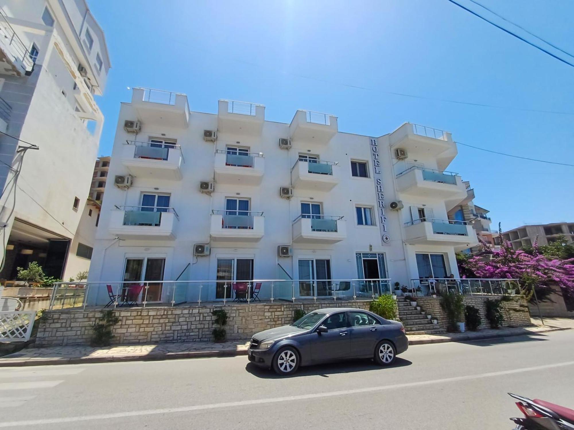 Hotel Sherifi Sarande Bagian luar foto