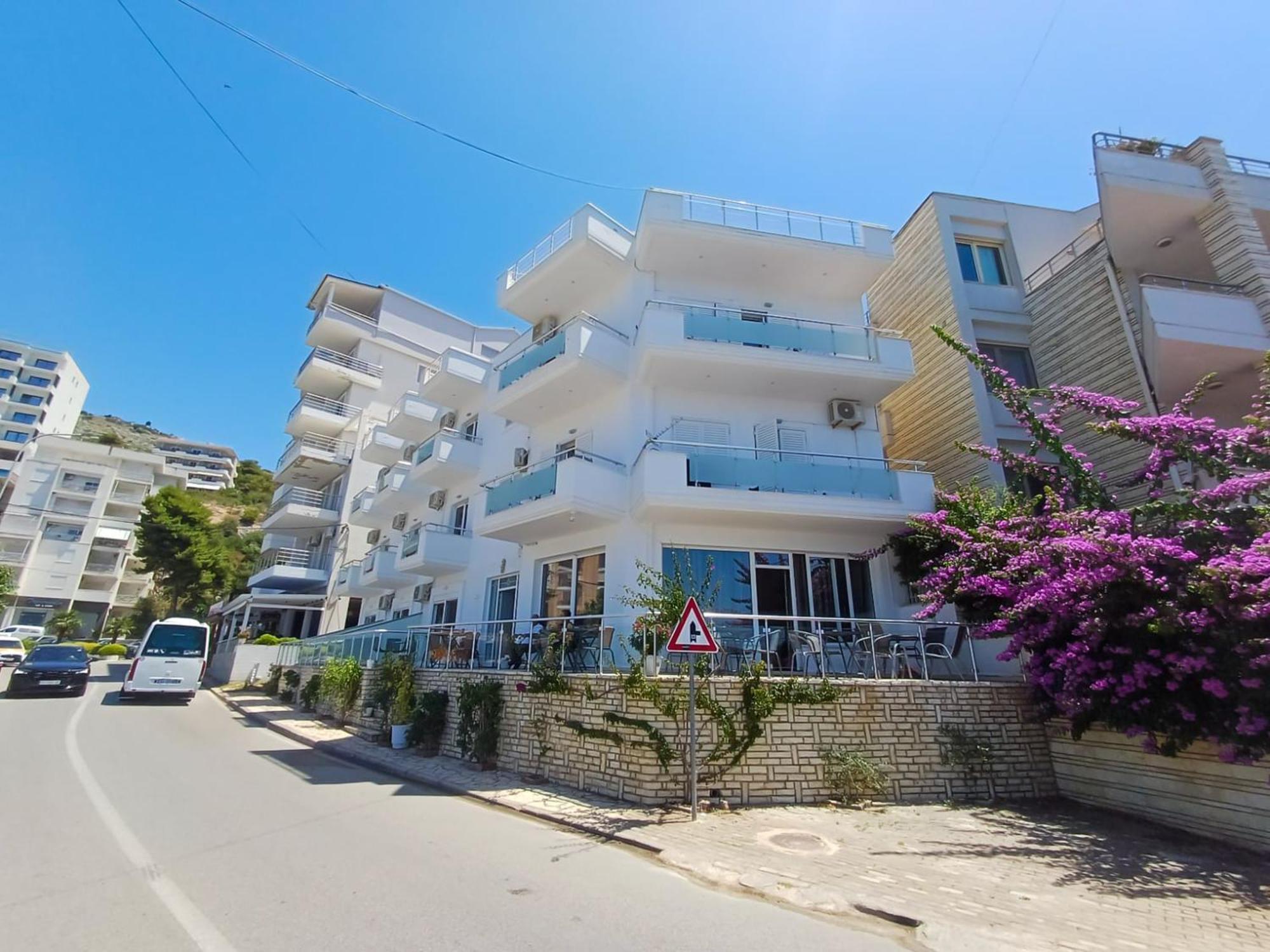 Hotel Sherifi Sarande Bagian luar foto