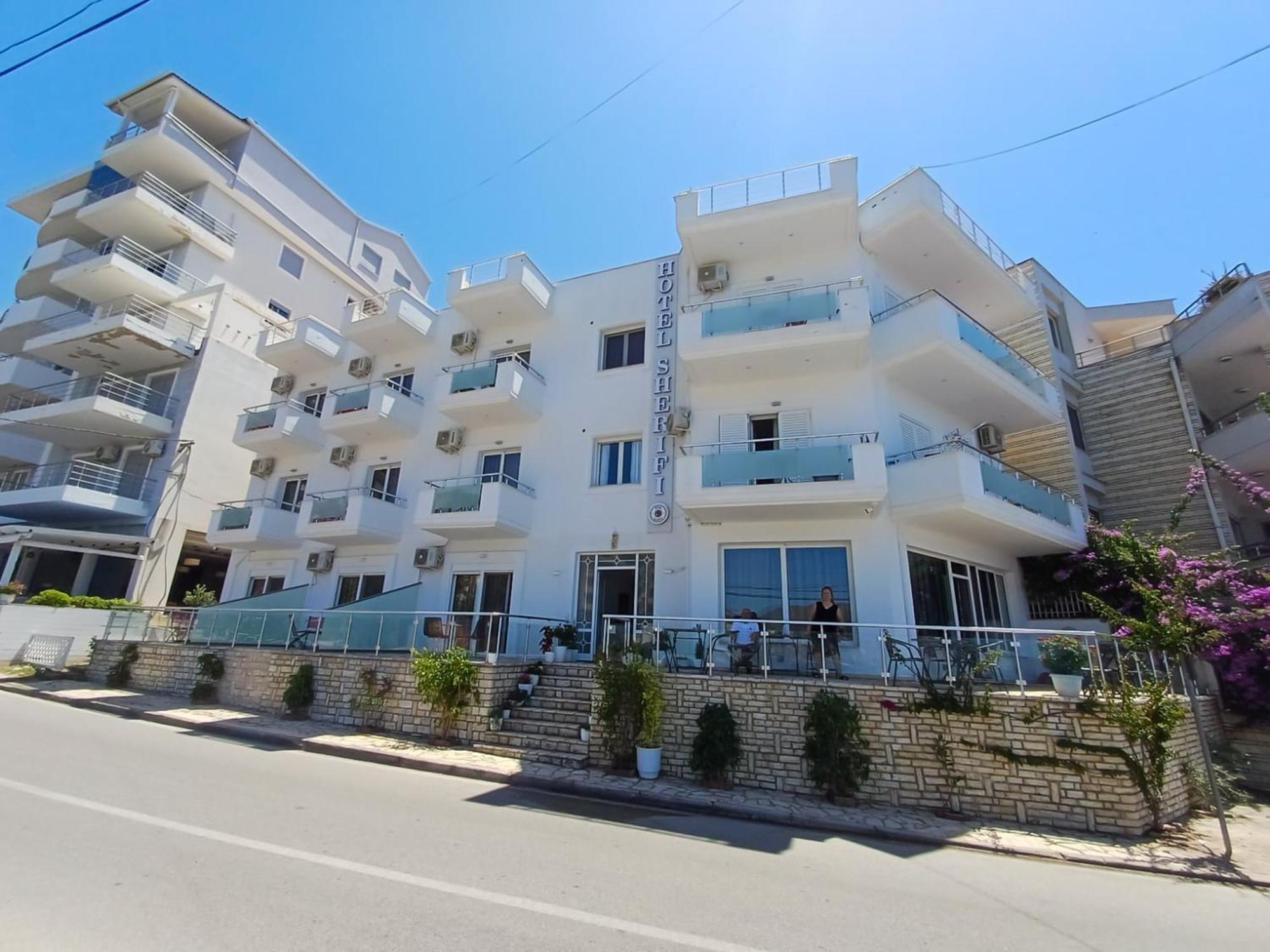 Hotel Sherifi Sarande Bagian luar foto