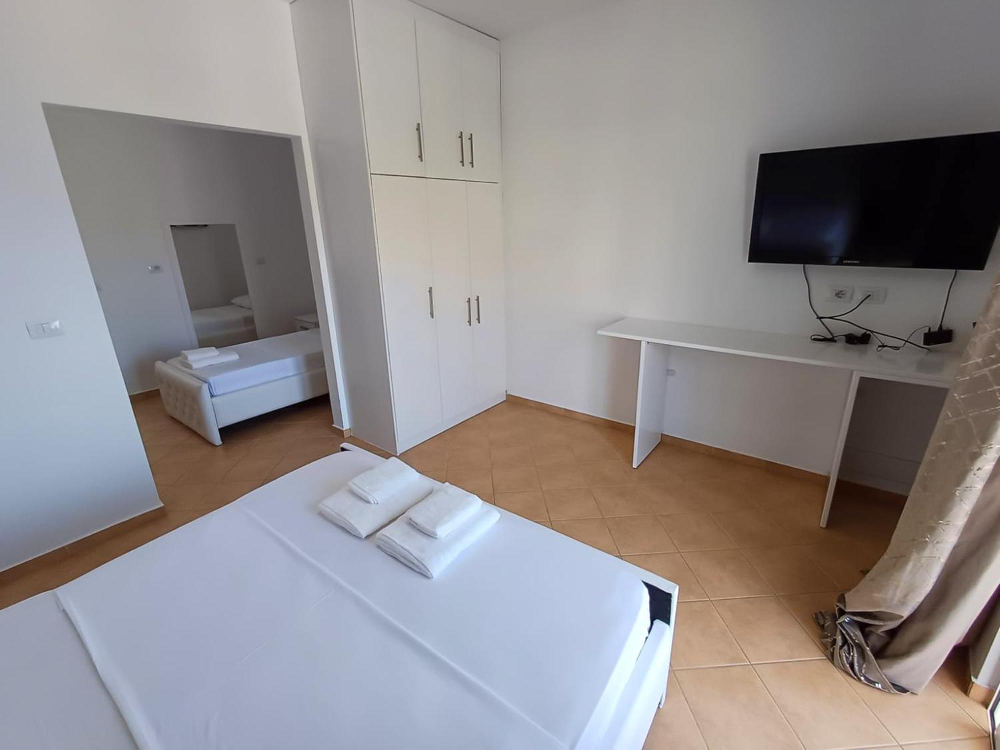 Hotel Sherifi Sarande Bagian luar foto