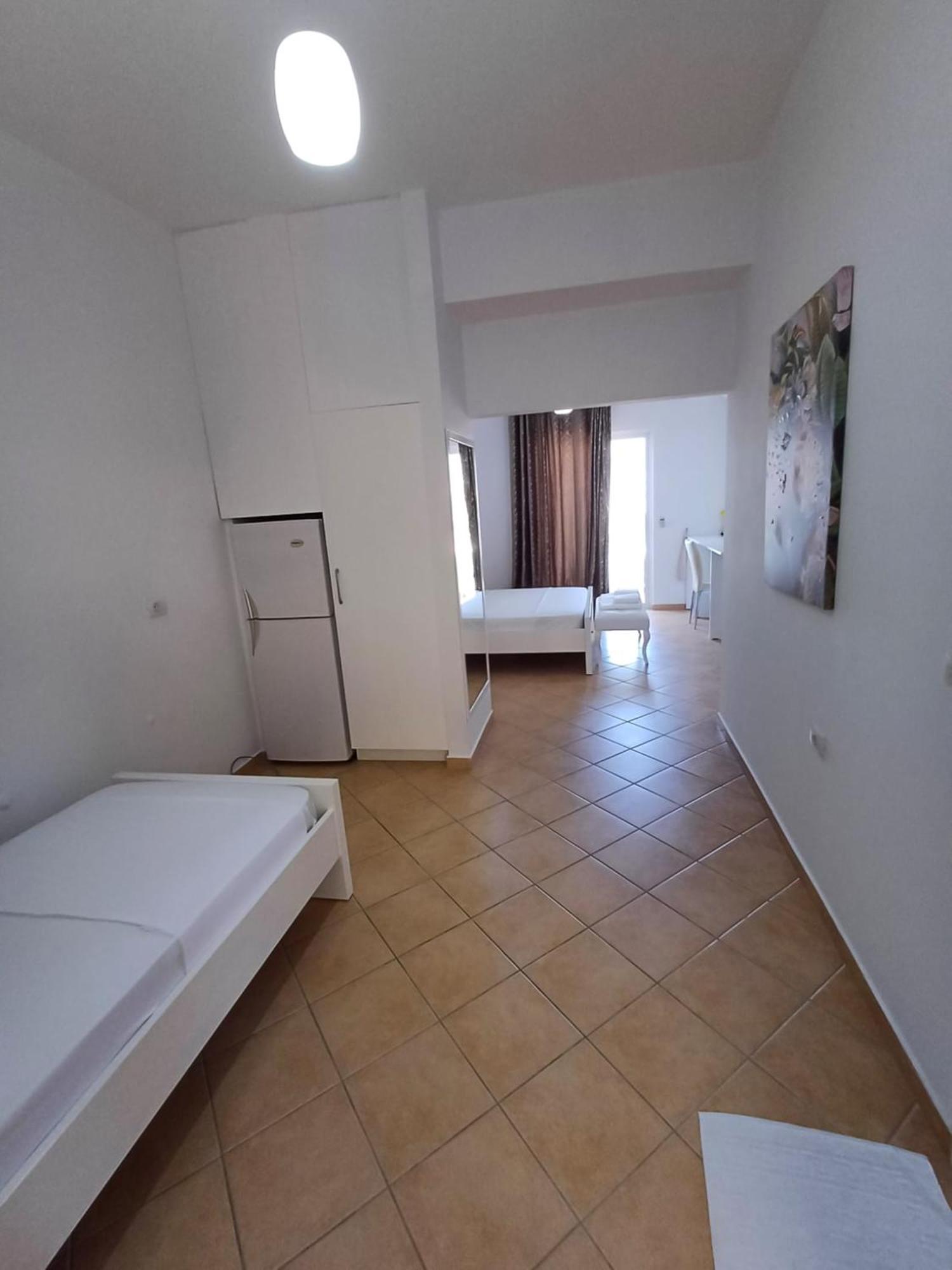 Hotel Sherifi Sarande Bagian luar foto