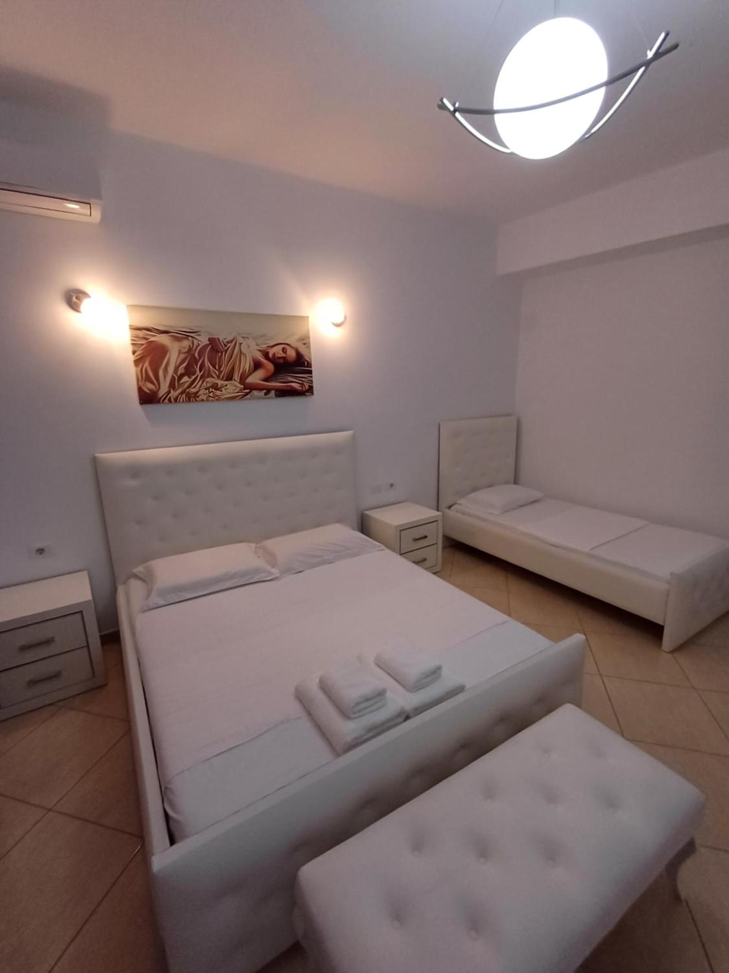 Hotel Sherifi Sarande Bagian luar foto
