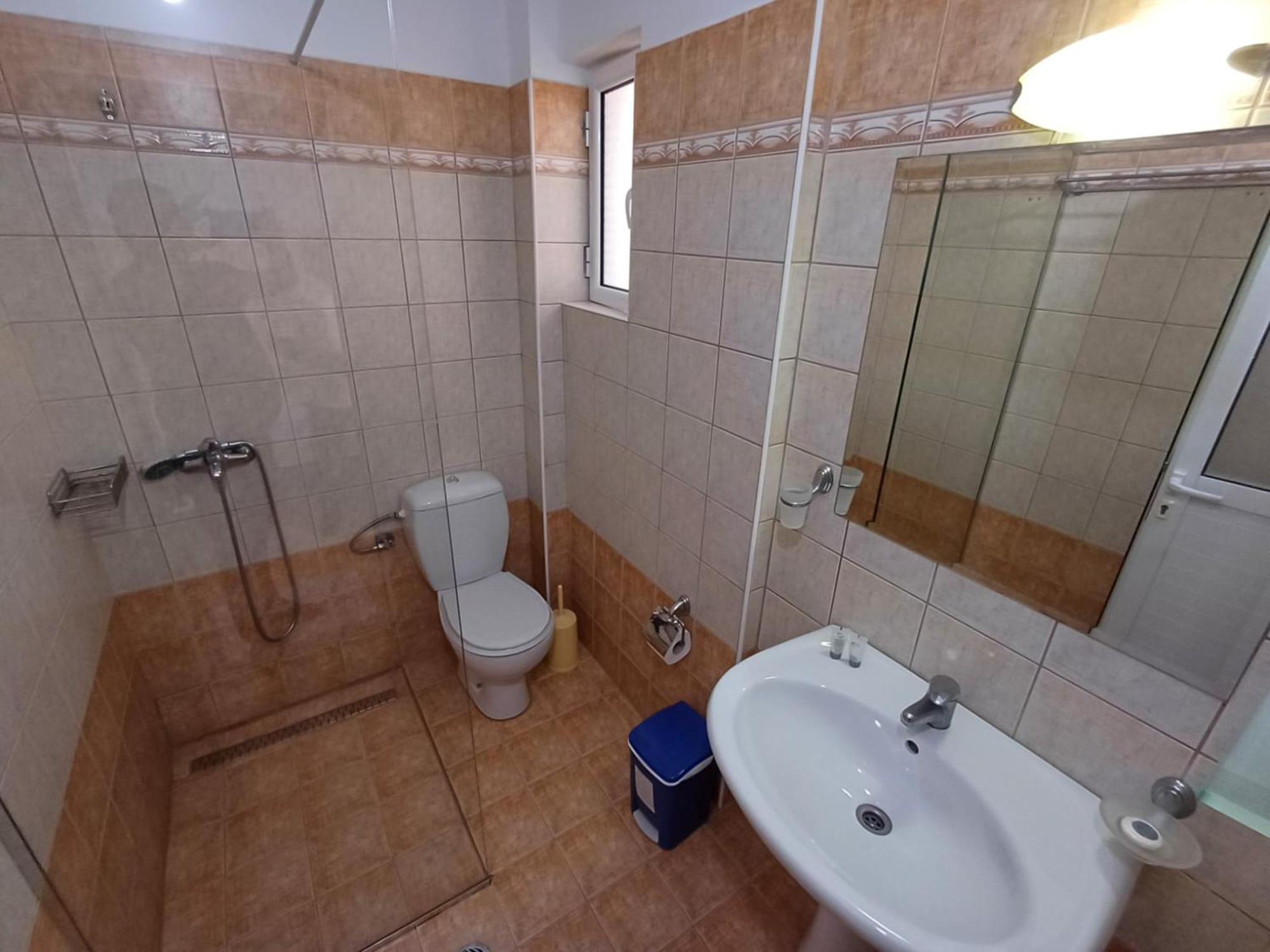 Hotel Sherifi Sarande Bagian luar foto