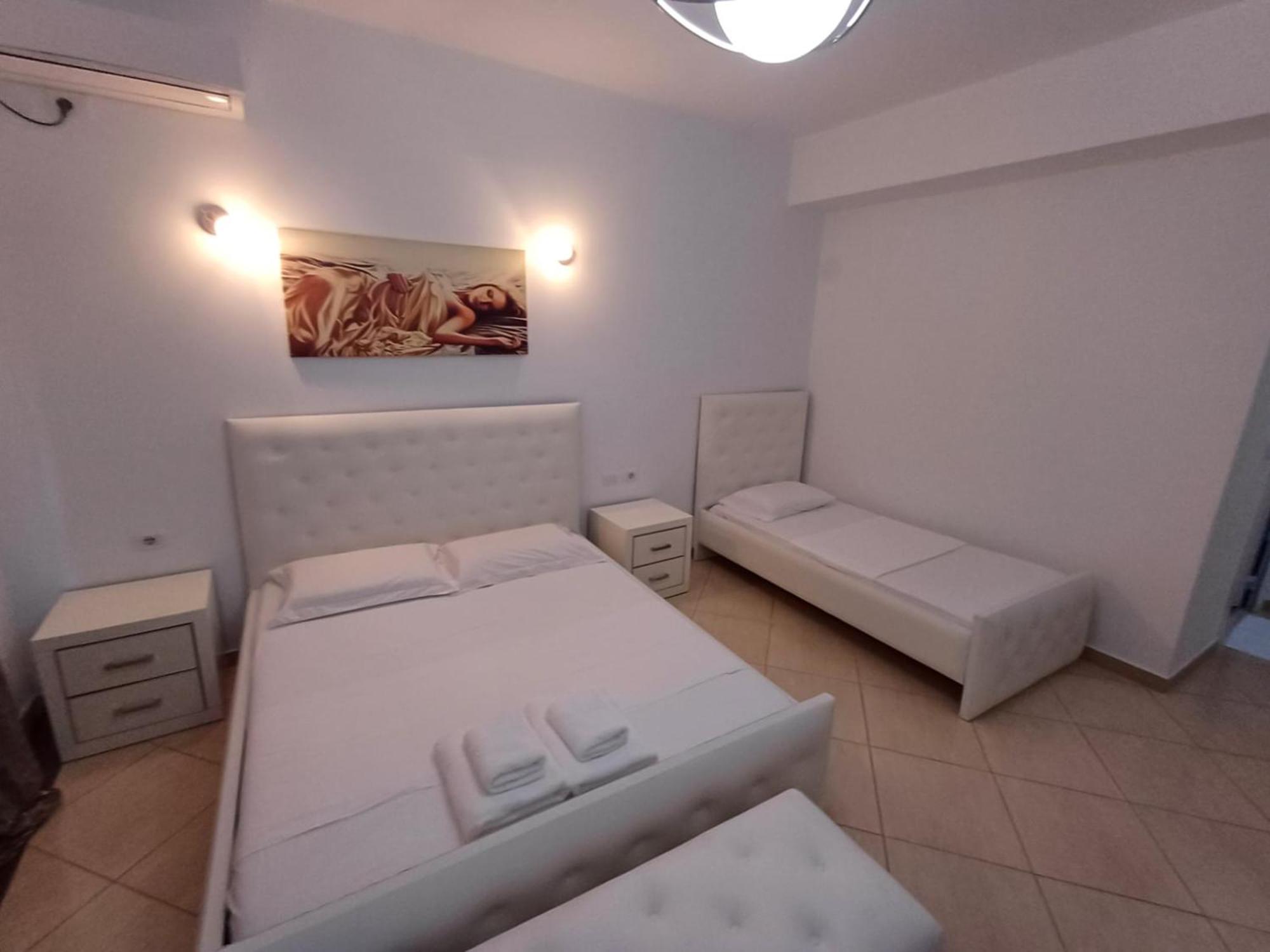 Hotel Sherifi Sarande Bagian luar foto